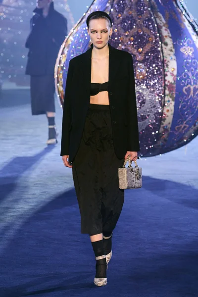 Look 24